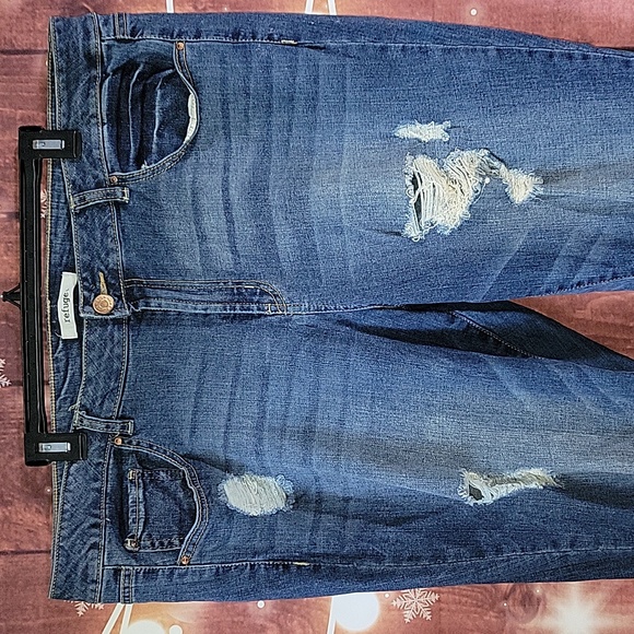 Refuge Medium Wash Distressed Jeans Size 20 - Picture 4 of 11